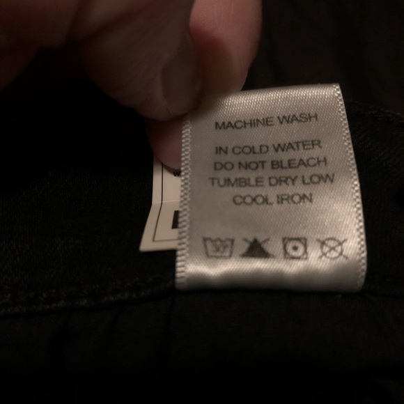 Judy Blue Jeans Black Leopard Mid Rise 22W NWT - Picture 10 of 13